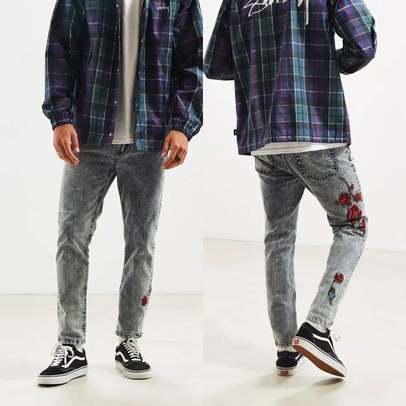 BDG UO Rose Embroidered Acid Wash Skinny Jeans - Picture 1 of 10
